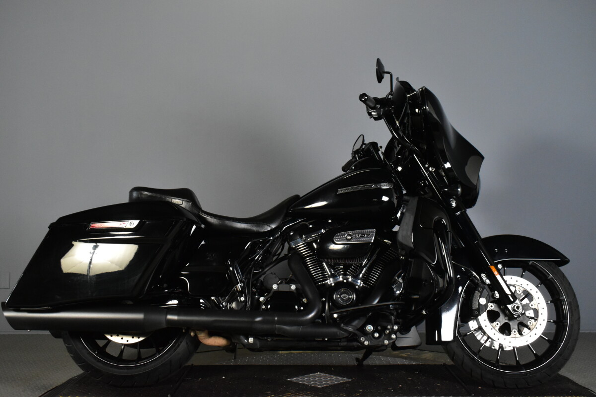 2018 Harley-Davidson® Street Glide® Special FLHXS