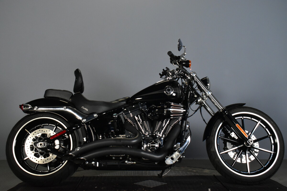 2015 Harley-Davidson® Breakout® FXSB