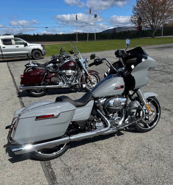 2026 Harley-Davidson® Road Glide® Dark Billiard Gray Chrome Trim