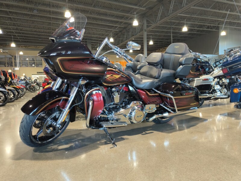 2023 Harley-Davidson® CVO™ Road Glide® LTD Anniversary Heirloom Red Fade