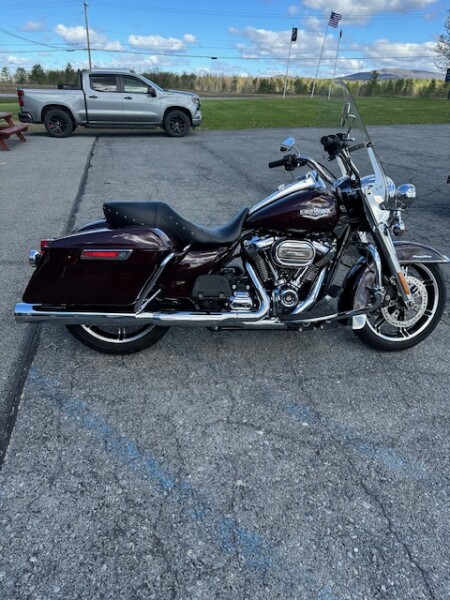 2022 Harley-Davidson® Road King® Midnight Crimson