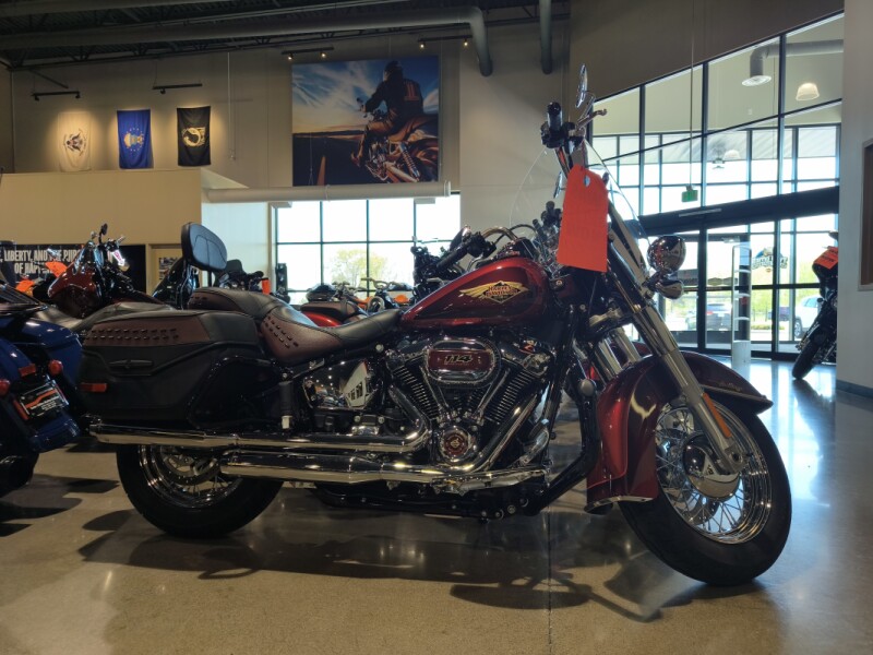 2023 Harley-Davidson® Heritage Classic Heirloom Red Fade
