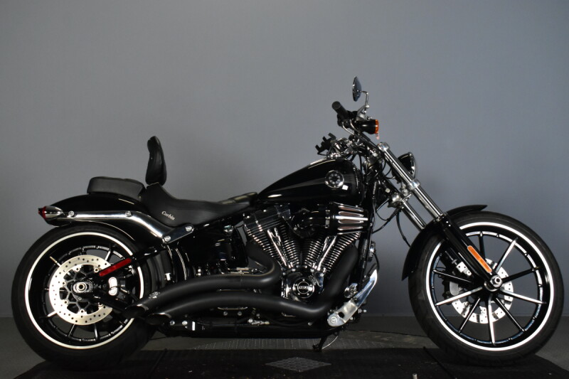 2015 Harley-Davidson® Breakout® FXSB