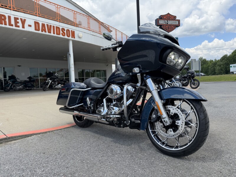 2016 Harley-Davidson® Road Glide® Special Custom Color Cosmic Blue Pearl
