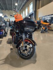 2023 Harley-Davidson® CVO™ Road Glide® LTD Anniversary Heirloom Red Fade thumb 3