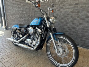 2015 Harley-Davidson® Seventy-Two® Hard Candy Cancun Blue Flake thumb 3