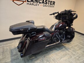 2019 Harley-Davidson® CVO™ Street Glide® Black Forest & Wineberry FLHXSE thumb 3