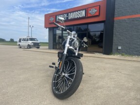 2025 Harley-Davidson® Breakout™ Vivid Black thumb 2