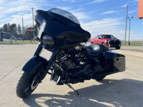2022 Harley-Davidson® Street Glide® Special Vivid Black - Black Finish thumb 1