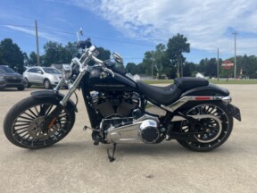 2025 Harley-Davidson® Breakout™ Vivid Black thumb 0