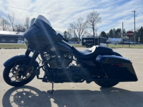 2022 Harley-Davidson® Street Glide® Special Vivid Black - Black Finish thumb 0