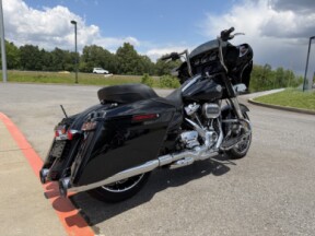 2023 Harley-Davidson® Street Glide® Special Vivid Black thumb 1