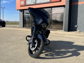 2022 Harley-Davidson® Street Glide® Special Vivid Black - Black Finish thumb 2