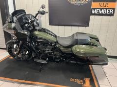 2026 Harley-Davidson® Road Glide® Olive Steel Metallic / Vivid Black Black Trim thumb 3