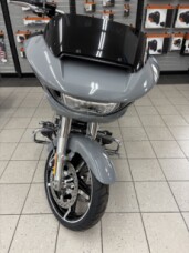 2026 Harley-Davidson® Road Glide® Dark Billiard Gray Chrome Trim thumb 3