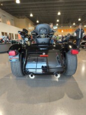 2023 Harley-Davidson® Road Glide® 3 Vivid Black thumb 1