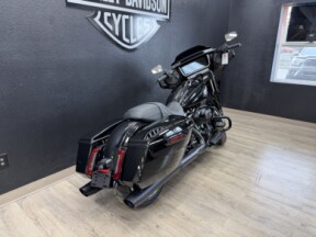 2026 Harley-Davidson® Street Glide® thumb 3