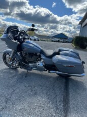 2026 Harley-Davidson® Road Glide® Dark Billiard Gray Chrome Trim thumb 2