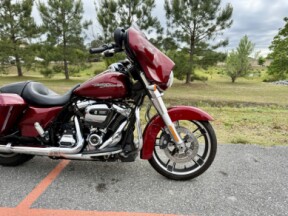 2017 Harley-Davidson® Street Glide® FLHX thumb 1