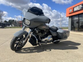 2026 Harley-Davidson® Street Glide® Dark Billiard Gray Chrome Solo Cast Wheels thumb 1