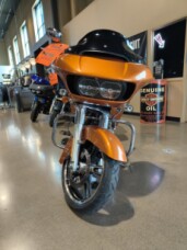 2015 Harley-Davidson® Road Glide® Amber Whiskey thumb 2