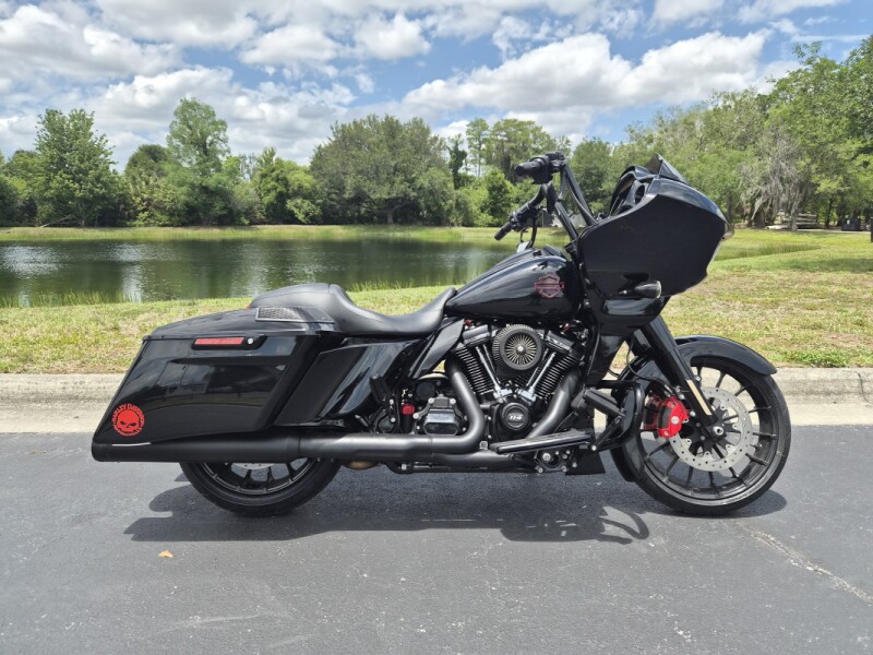 FLTRXS 2019 Road Glide® Special