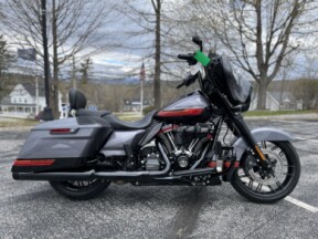 FLHXSE 2020 CVO™ Street Glide® thumb 3
