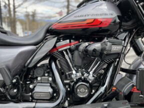 FLHXSE 2020 CVO™ Street Glide® thumb 2