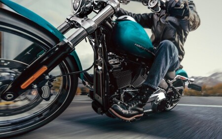 Will the 240mm rear tire on the 2026 Harley-Davidson® Breakout® fit Phoenixville, PA riding?