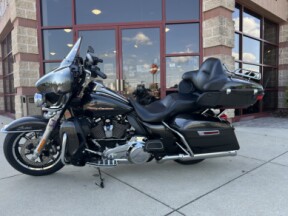 2019 Harley-Davidson® FLHTK Ultra Limited thumb 3