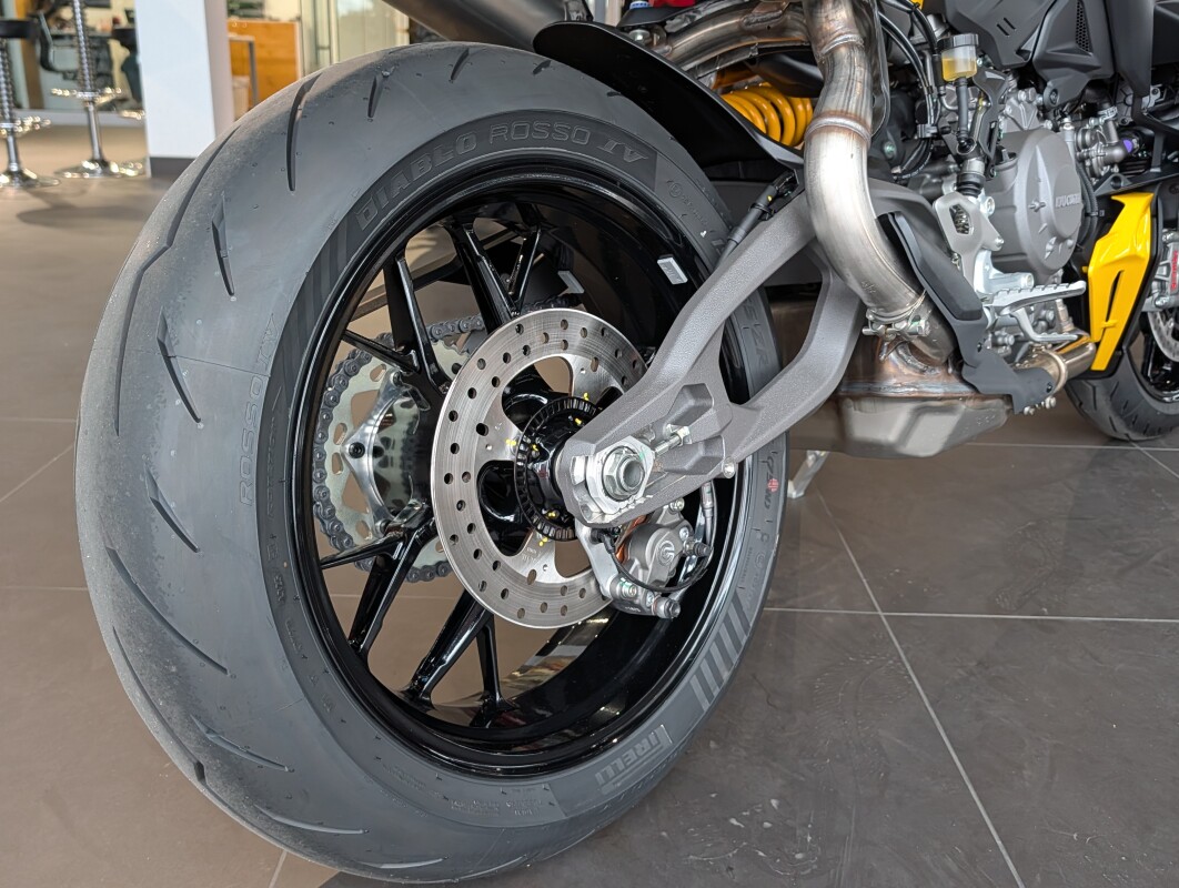2026 Ducati Streetfighter V2S, photo 11