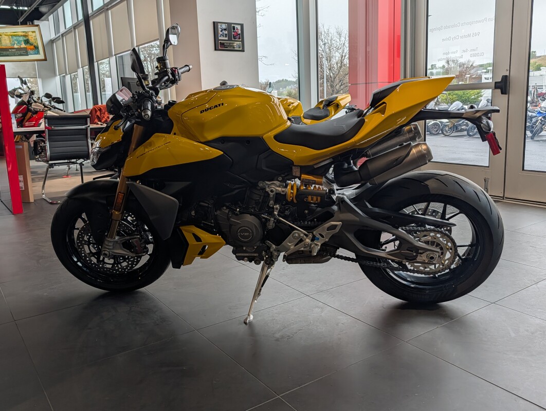 2026 Ducati Streetfighter V2S, photo 6