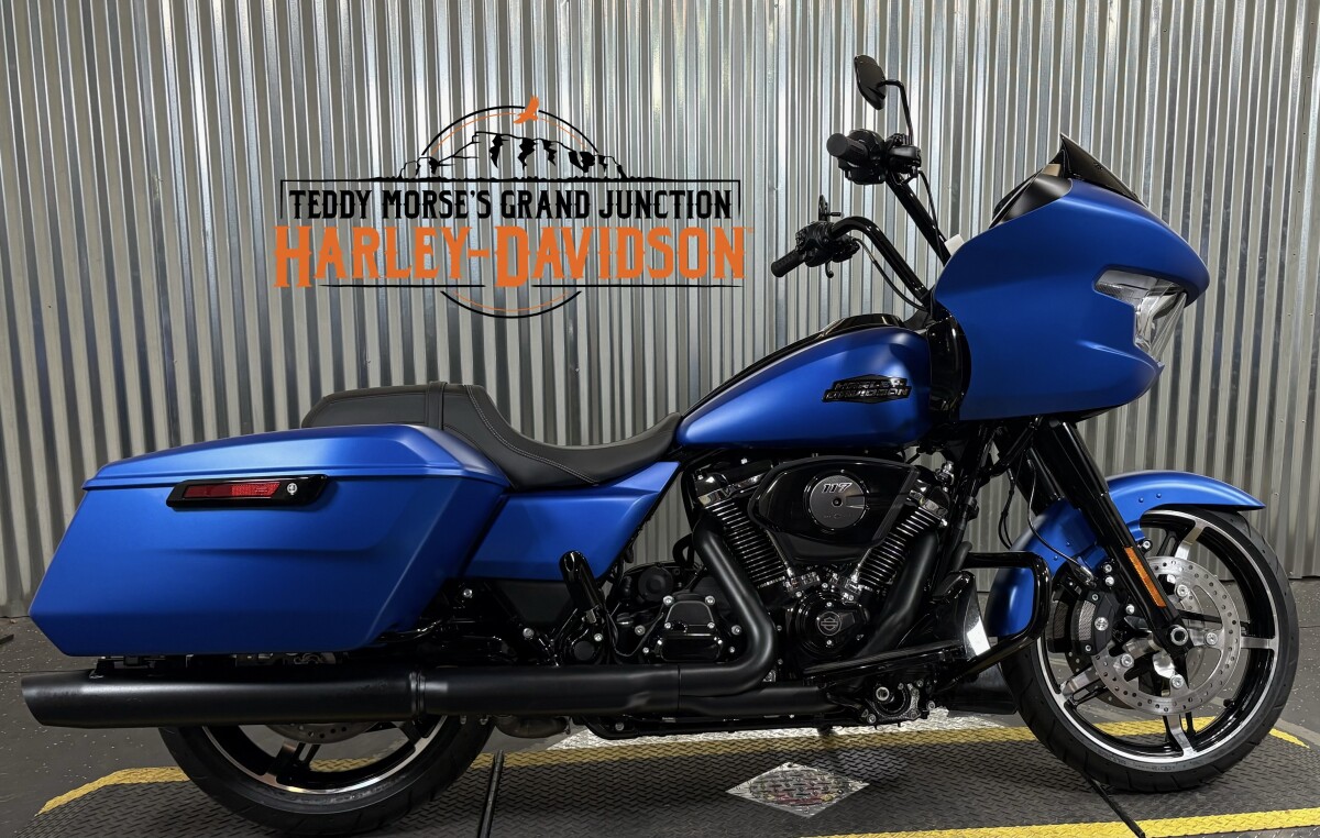 2026 Harley-Davidson® Road Glide® Aurora Blue Denim Black Trim