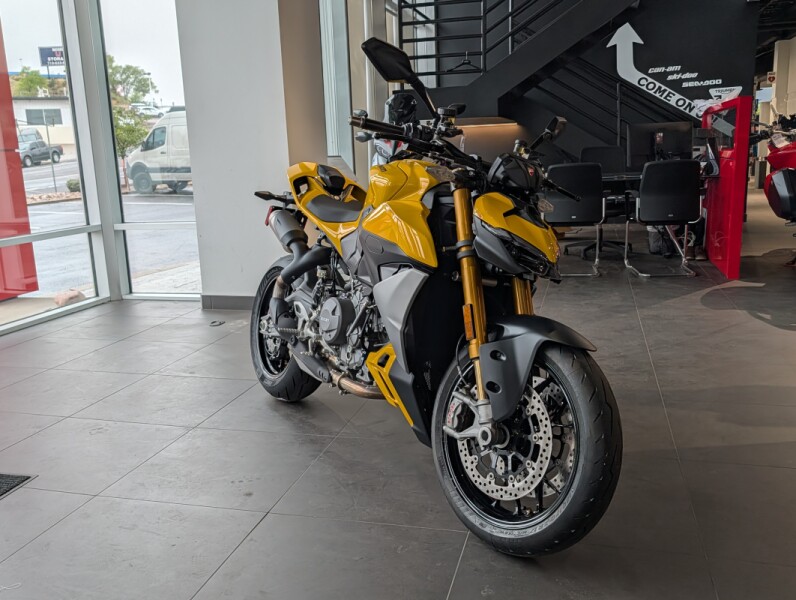 2026 Ducati Streetfighter V2S