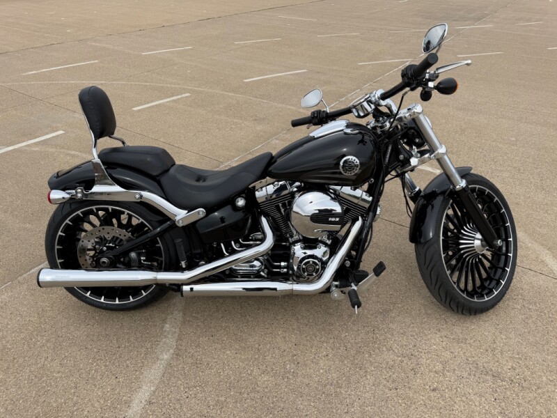 2017 Harley-Davidson® Breakout® Vivid Black