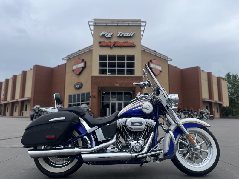 2014 Harley-Davidson® FLSTNSE  CVO™ Softail® Deluxe W GOLD/COBALT 955338
