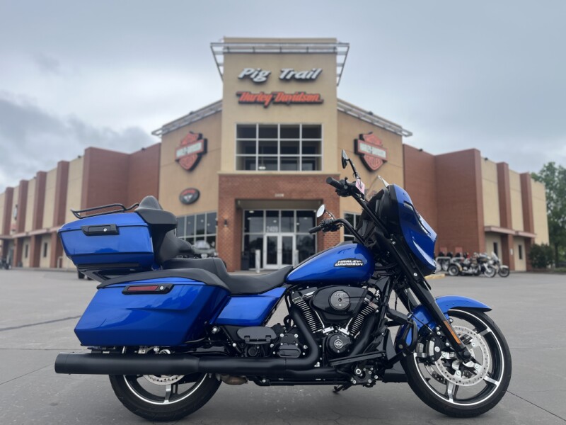 2024 Harley-Davidson® FLHX Street Glide® Blue Burst 628053