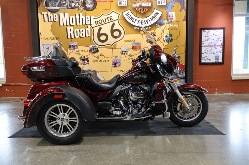 2015 Tri Glide Ultra Classic Two-Tone Mysterious Red Sunglo/Blackened Cayenne Sunglo