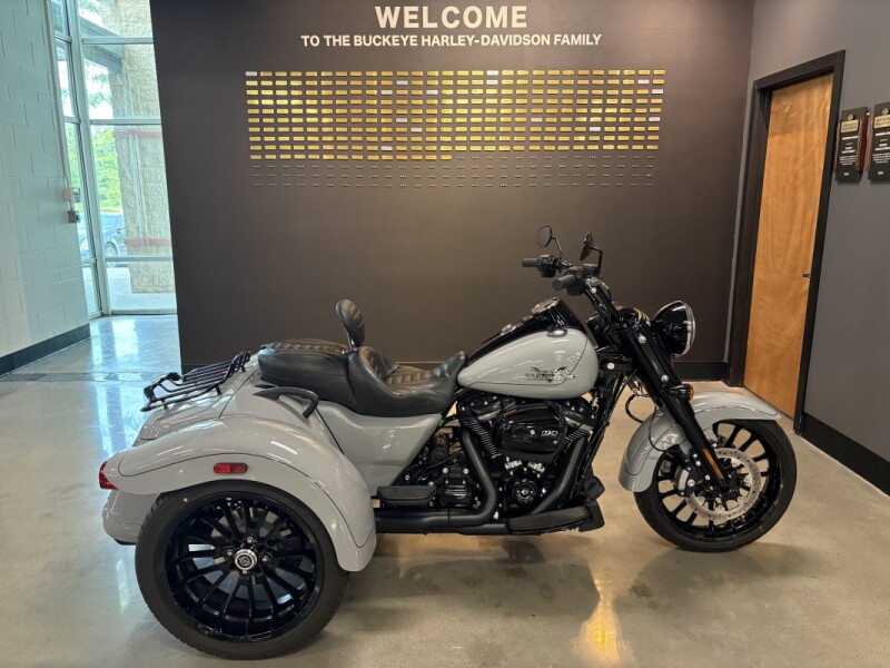 2024 Harley-Davidson® Freewheeler® Billiard Gray