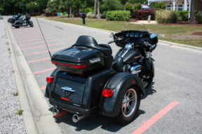 2019 Harley-Davidson® Tri Glide® Ultra FLHTCUTG thumb 2