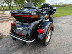 2024 Harley-Davidson® Tri Glide® Ultra Tobacco Fade thumb 0