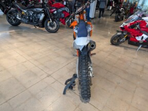 2022 KTM 450 SX-F thumb 1
