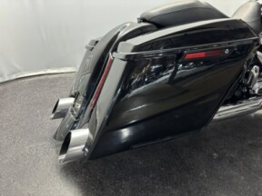 2017  ROAD GLIDE (Vivid Black Deluxe) BAGGER thumb 1