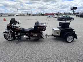 2009 Harley-Davidson® Electra Glide® Ultra Classic® Two-Tone Light Candy Root Beer/Dark Candy Root B thumb 2