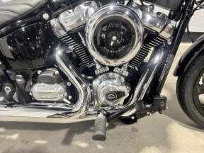 2026 Harley-Davidson® Street Bob® Vivid Black Chrome Cast Wheels FXBB thumb 1