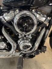 2025 Harley-Davidson® Street Bob® Vivid Black w/Laced Wheels thumb 1