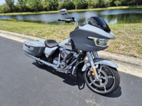 FLTRX 2024 Road Glide® thumb 2