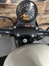 2022 Harley-Davidson® Iron 883™ White Sand Pearl thumb 0