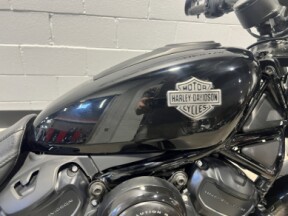 2025 Harley-Davidson® Nightster® Vivid Black  RH975 thumb 3