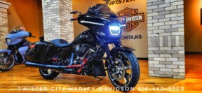 2025 Harley-Davidson® Street Glide®, FLHX thumb 2